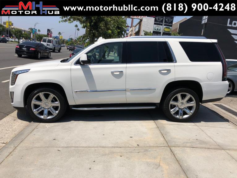 Used-2016-Cadillac-Escalade-Luxury-Collection